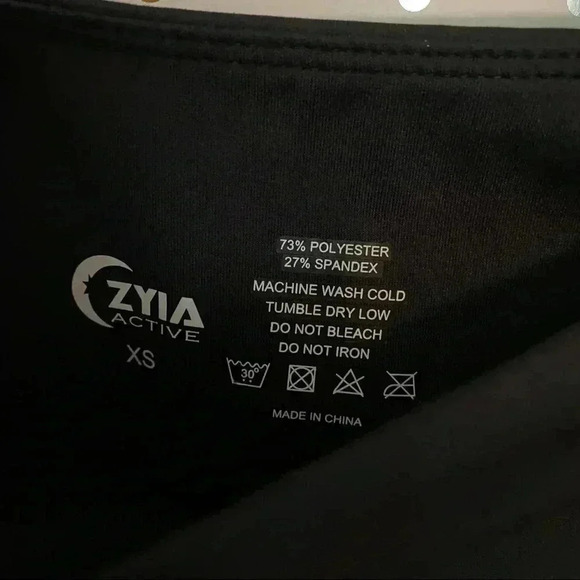 Zyia Black Cropped - Picture 5 of 11